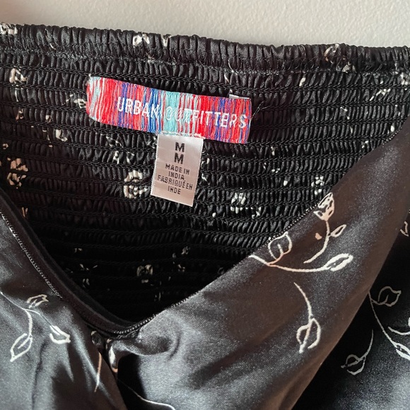 Urban Outfitters Wrap Top - Picture 2 of 4